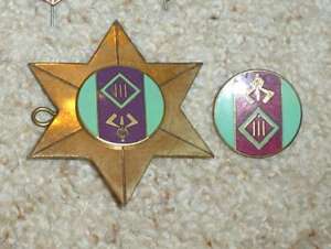 [Badge Image]