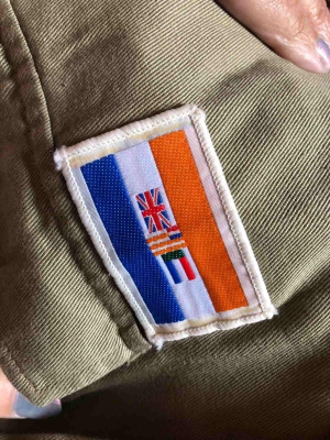 [Badge Image]